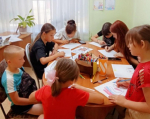 Для юных енотаевцев провели урок рисунка